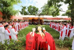 Cambodian Catholics honor martyrs killed by Khmer Rouge 