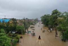 2 deaths reported as cyclone eases over Indian coast