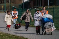 Families, women religious in Poland open lives to Ukrainian refugees