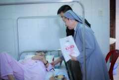 Vietnam Catholic nuns support people with mental illness